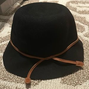 Hat Saks Fifth Avenue Black